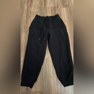 Lululemon jogger size 4